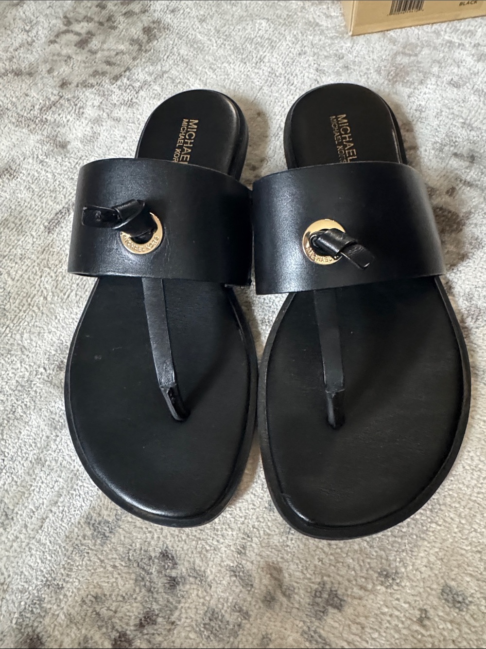 Michael Kors Cindy Black Leather Thong Sandals Gold Logo Women’s 7.5